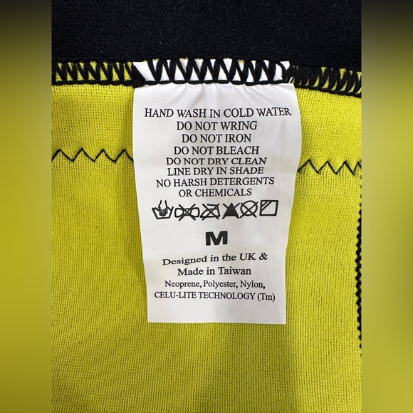 FLARES Black Thermo Fit Workout leggins with CELU-LITE technology - Picture 4 of 5